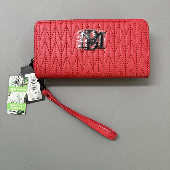 NWT Badgley Mischka Wristlet Red Quilted Wallet Strap Vegan Leahter - Picture 1 of 11